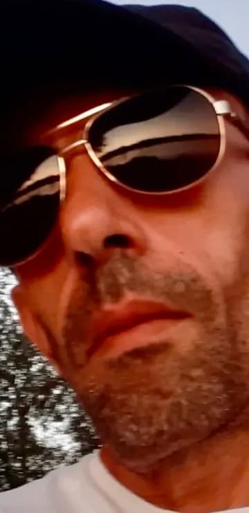 Profil de Elliot, 30 ans, Plan cul à Augio (Grisons)