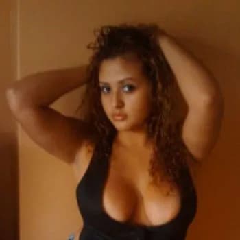 Profil de Azra, 32 ans, Plan cul à Enges (Neuchâtel)
