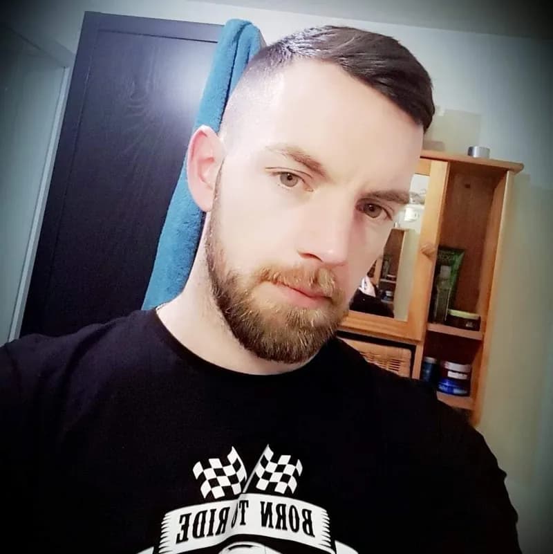 Profil de Elliot, 24 ans, Plan cul à Cortébert (Berne)