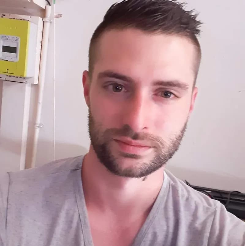 Profil de Sacha, 25 ans, Plan cul à Lussy-sur-Morges (Vaud)
