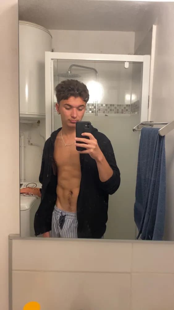 Profil de Taylor, 22 ans, Plan cul à Wolfhalden (Appenzell Rhodes-Extérieures)