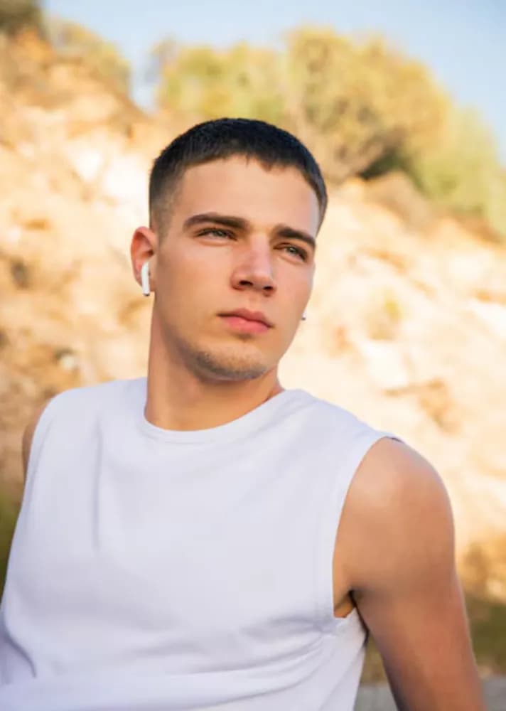 Profil de Basile, 23 ans, Plan cul à Englisberg (Berne)