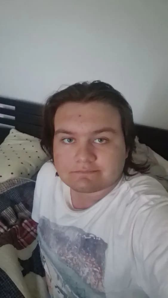 Profil de Isak, 27 ans, Plan cul à Cimo (Tessin)