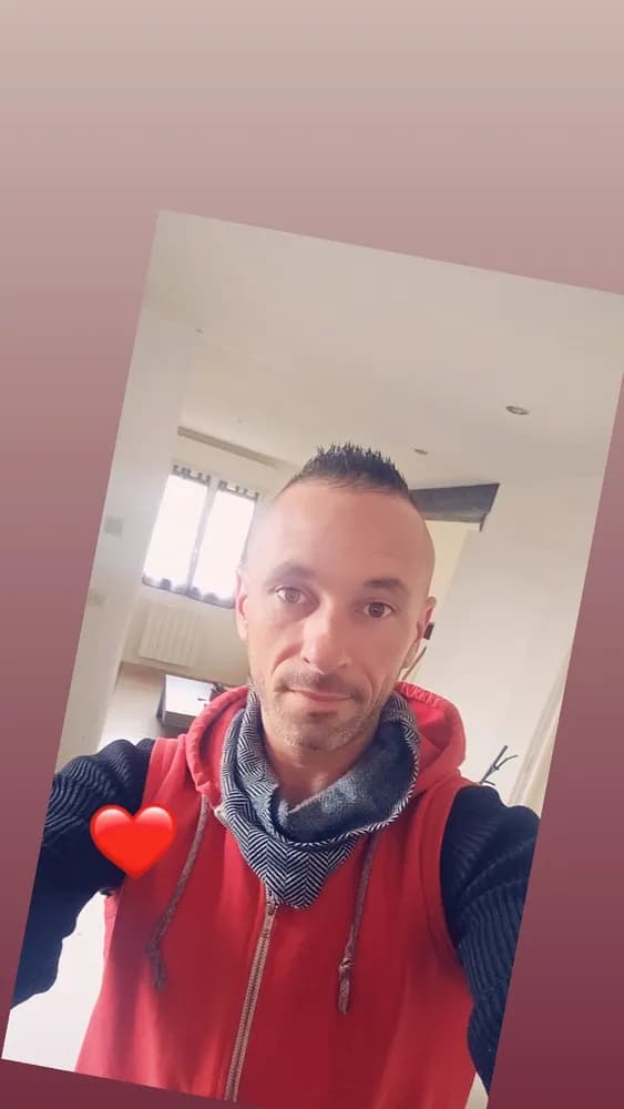 Profil de Junior, 30 ans, Plan cul à St-George (Vaud)