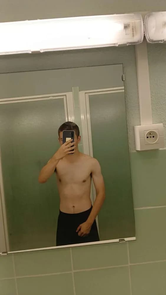 Profil de Riad, 28 ans, Plan cul à Goumoens-le-Jux (Vaud)