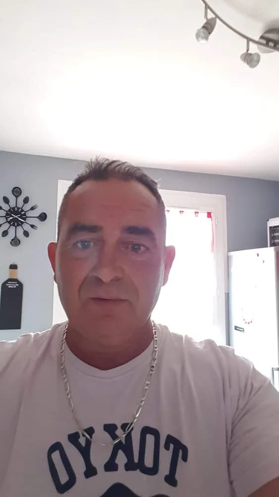Profil de Emmanuel, 26 ans, Plan cul à Plagne (Berne)