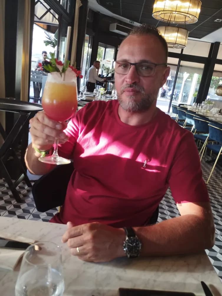 Timéo - Plan cul à Buochs Profil de Timéo, 23 ans, Plan cul à Buochs (Nidwald)