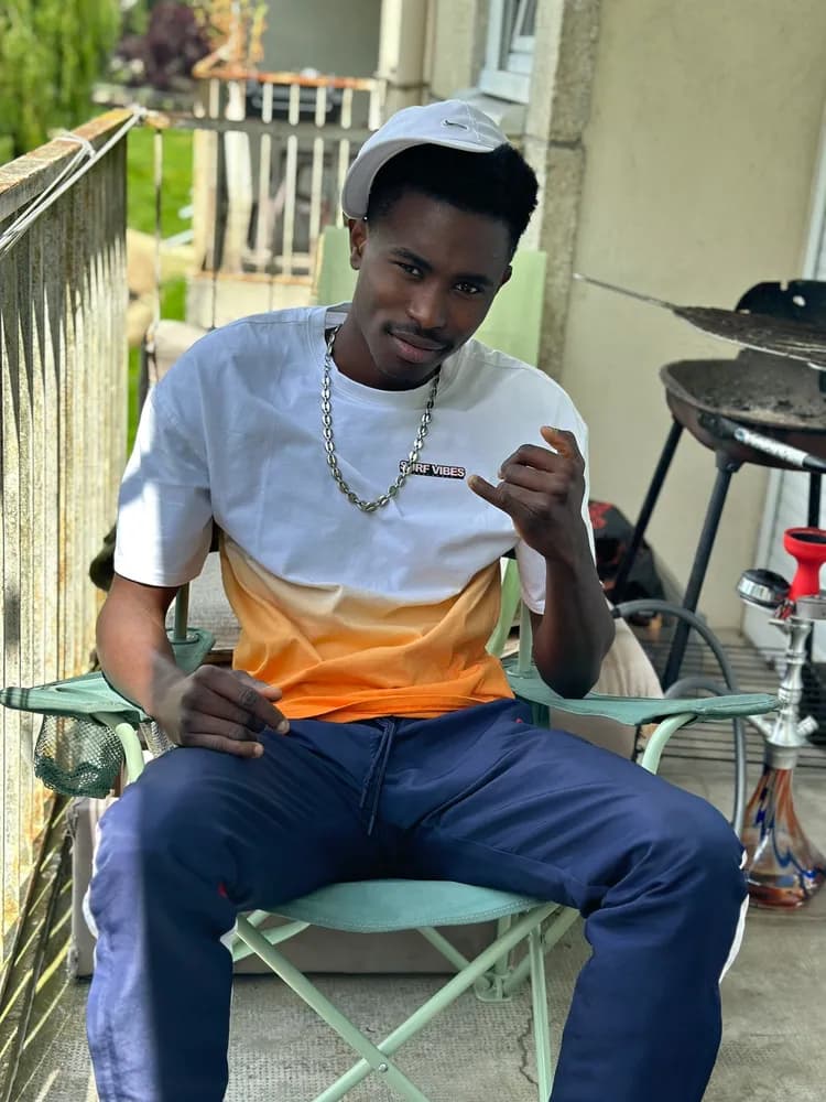 Junayd - Plan cul à Rigi Kaltbad Profil de Junayd, 26 ans, Plan cul à Rigi Kaltbad (Lucerne)