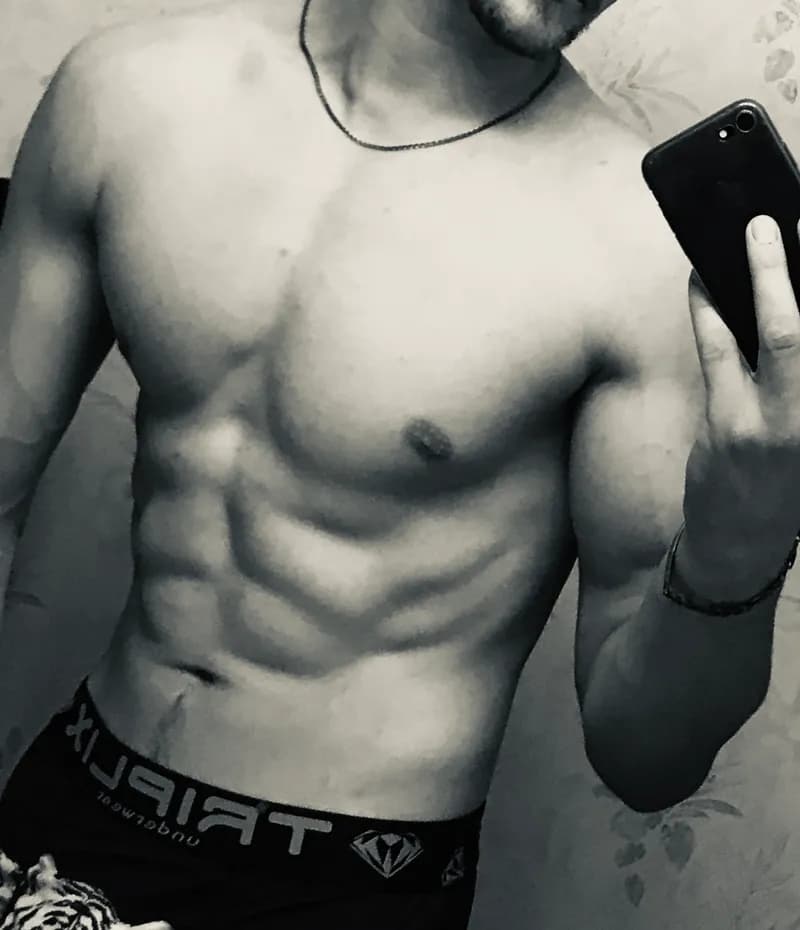 Cali - Plan cul à Hellikon Profil de Cali, 32 ans, Plan cul à Hellikon (Argovie)