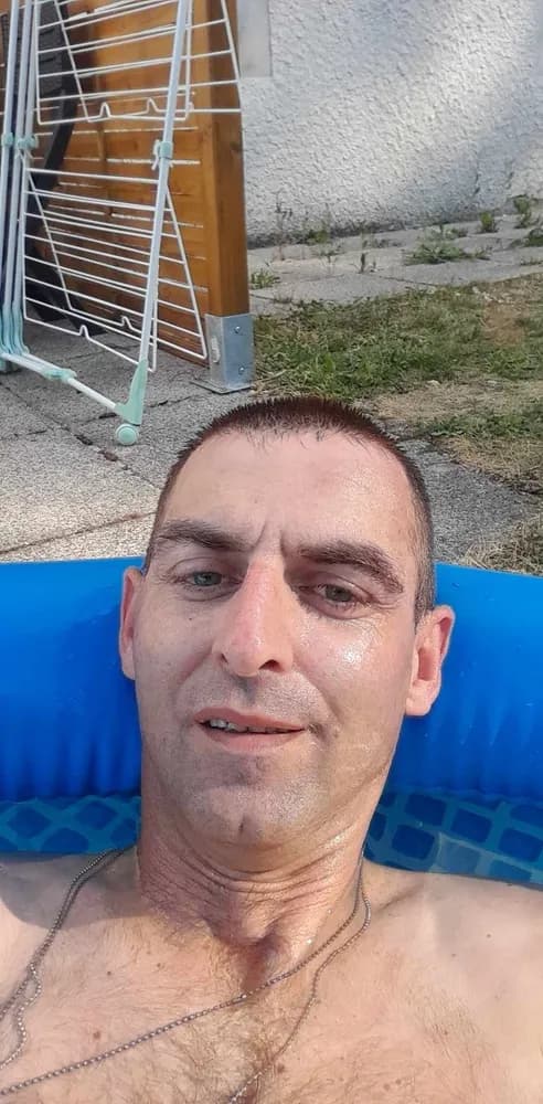 Damian - Plan cul à Seewis Dorf Profil de Damian, 21 ans, Plan cul à Seewis Dorf (Grisons)