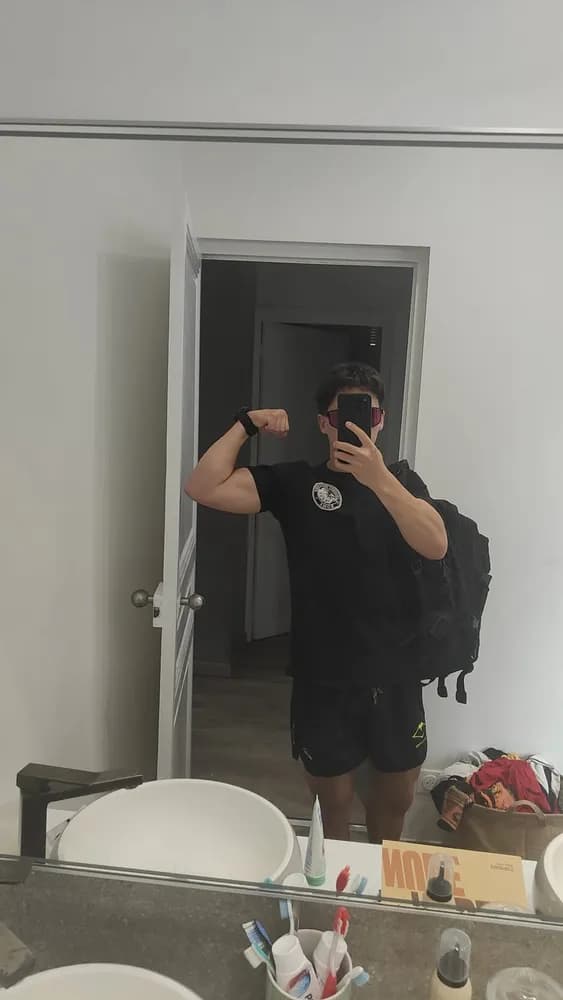 Yvan - Plan cul à Wuppenau Profil de Yvan, 27 ans, Plan cul à Wuppenau (Saint-Gall)